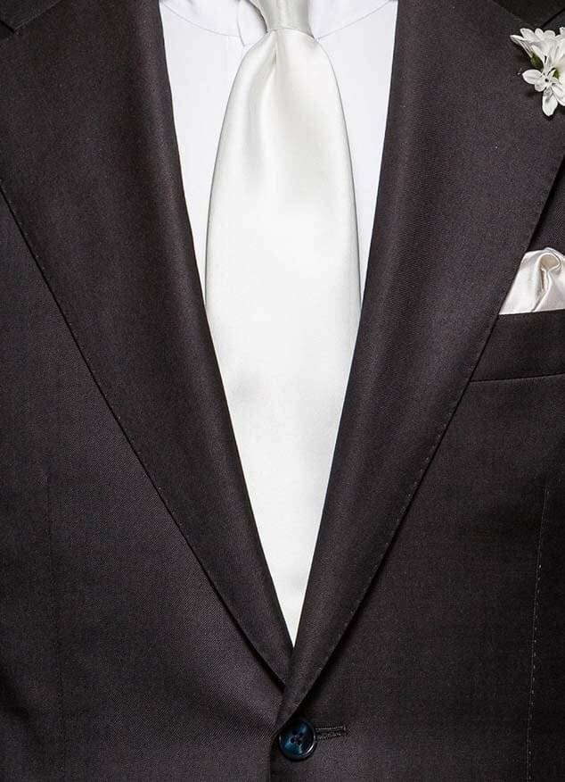 Черный свадебный костюм