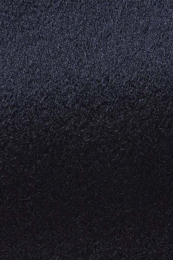 Темно-синее пальто