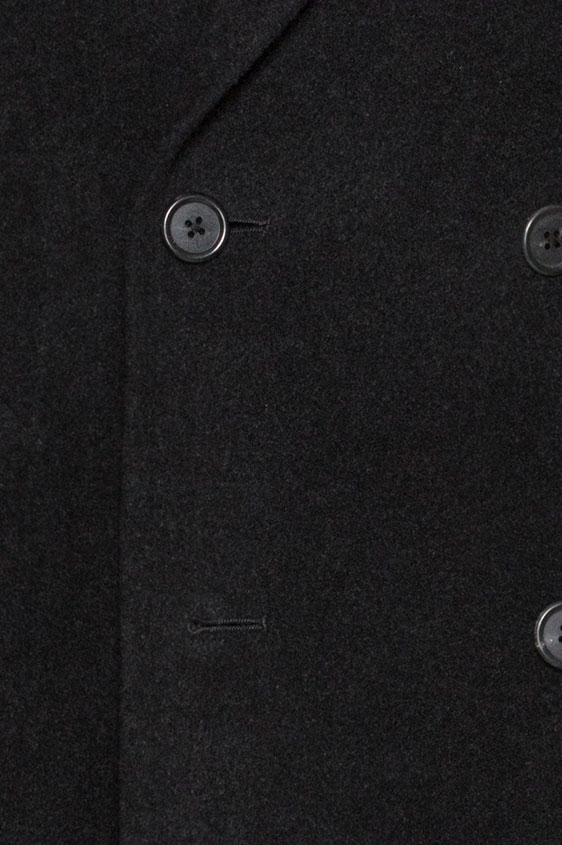 Черное пальто