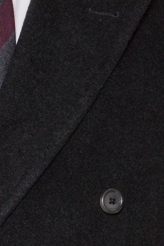 Черное пальто