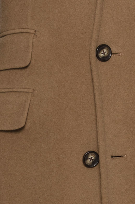 Коричневое пальто