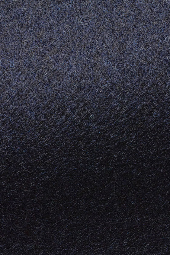 Темно-синее пальто