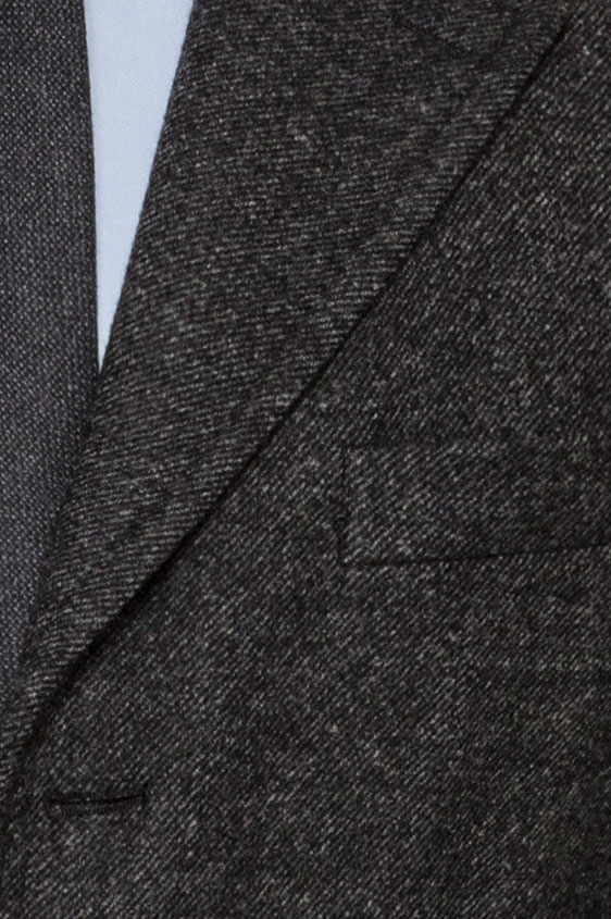 Темно-серое пальто