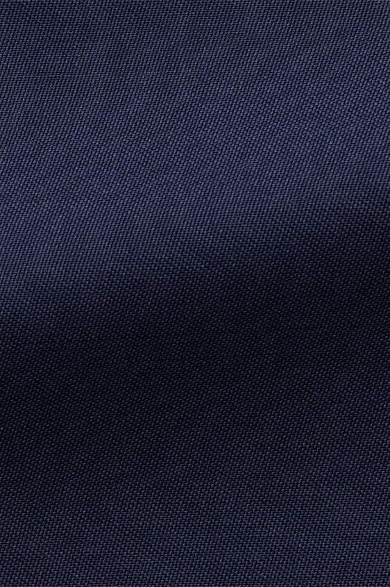 Темно-синий смокинг