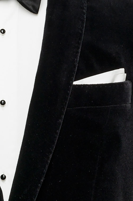 Черный пиджак из бархата