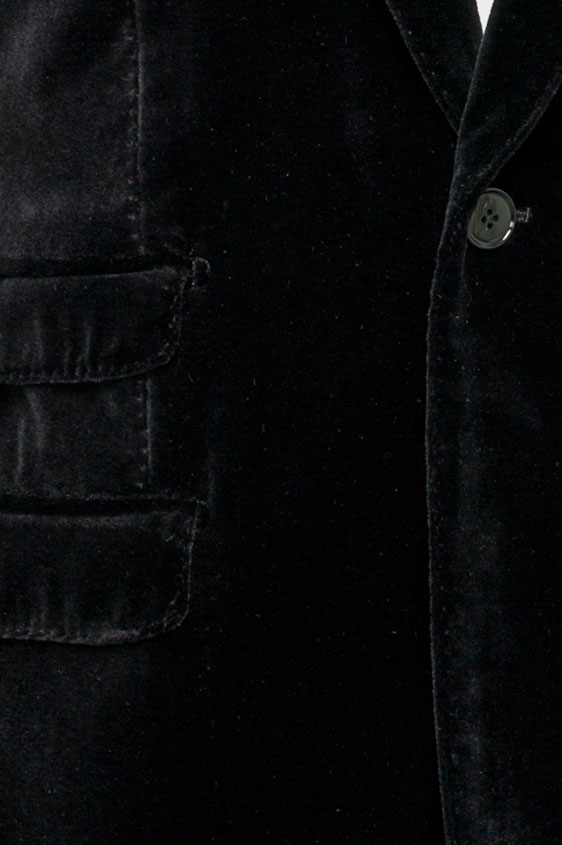 Черный пиджак из бархата