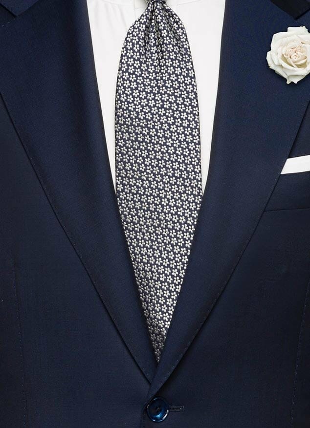 Темно-синий свадебный костюм