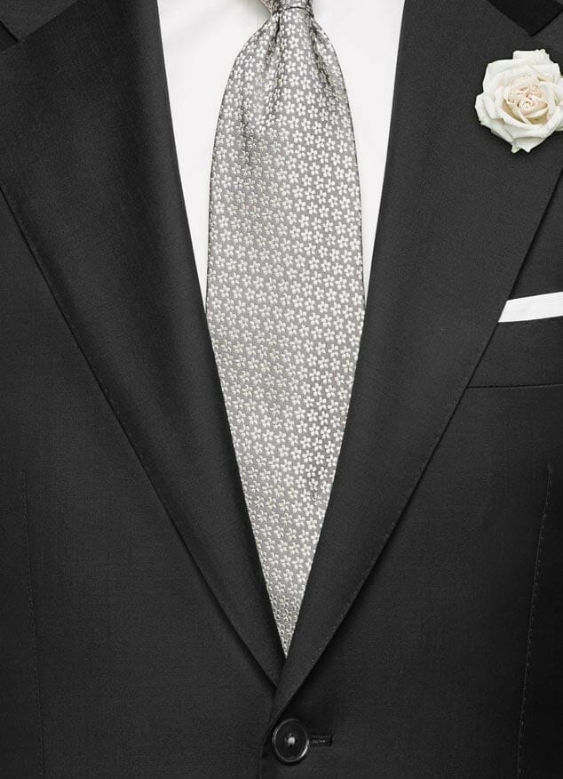 Свадебный костюм черного цвета