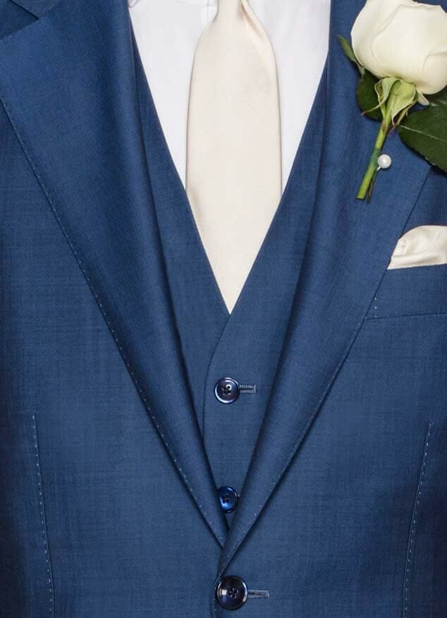 Ярко-синий свадебный костюм