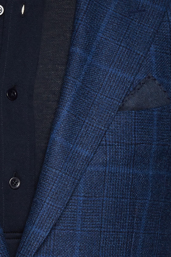 Синий пиджак в крупную клетку