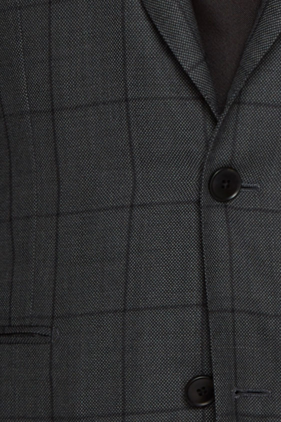 Темно-серый костюм в клетку