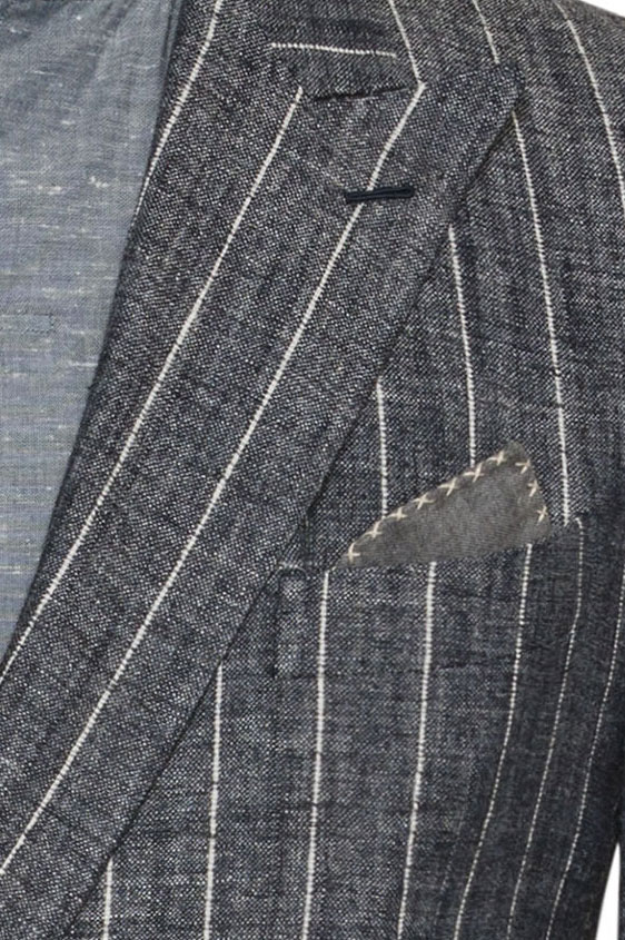 Cеро-голубой костюм из шелка со льном в широкую полоску