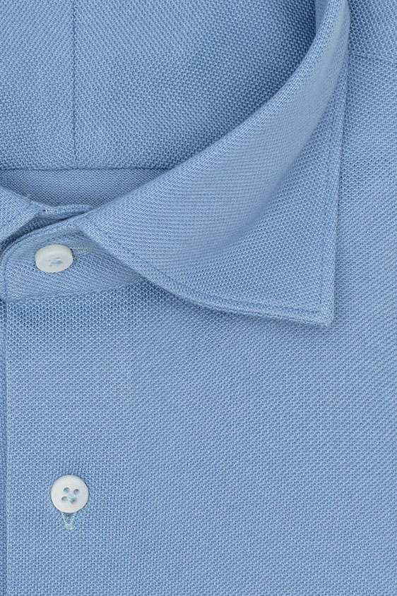 Голубое поло