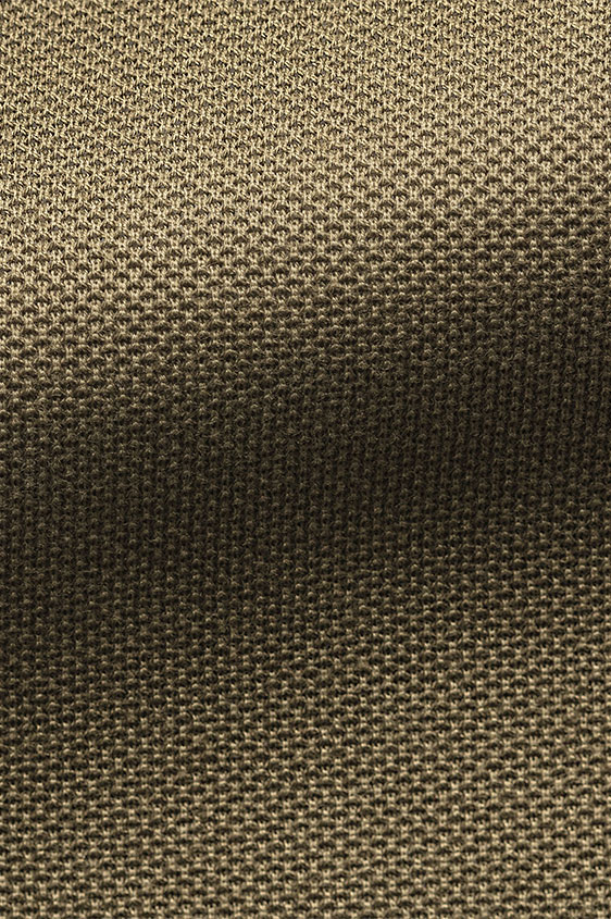 Поло оливкового цвета