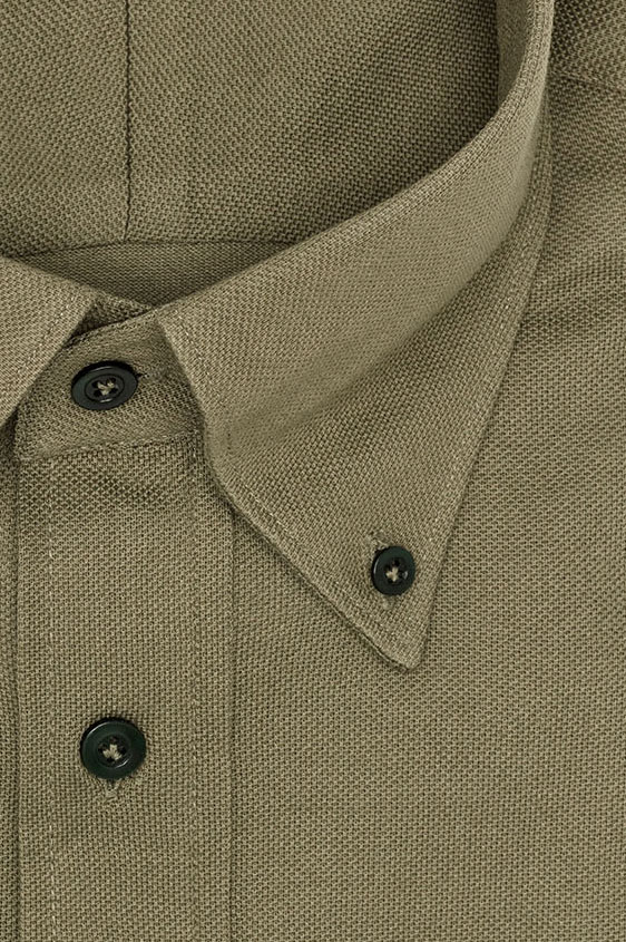 Поло оливкового цвета