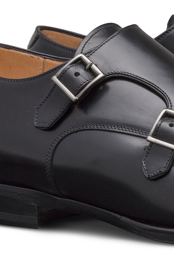 Черные монки из кожи