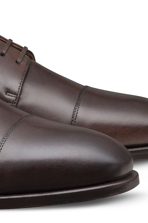 Темно-коричневые дерби