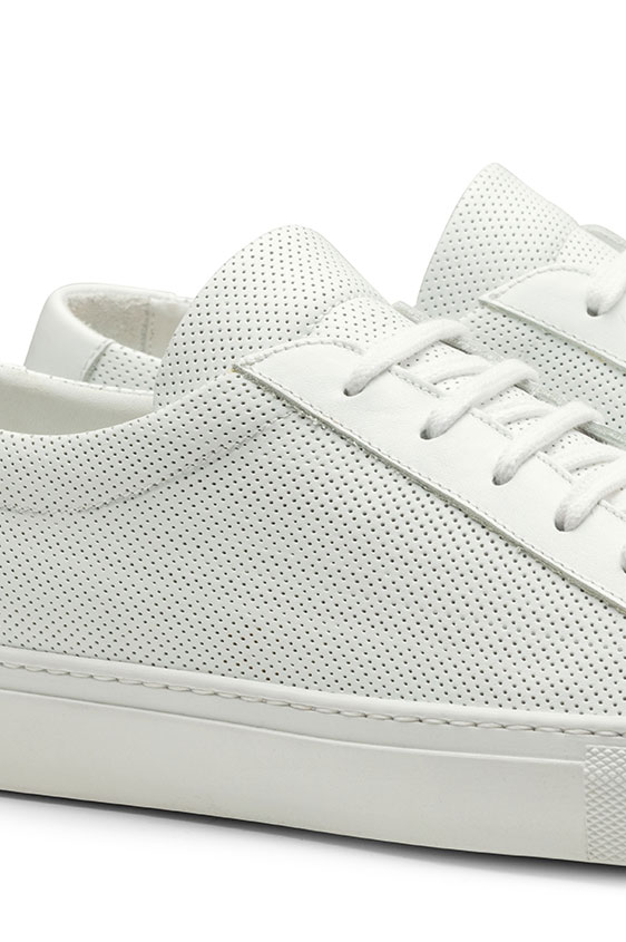 Белые кеды из перфорированной кожи