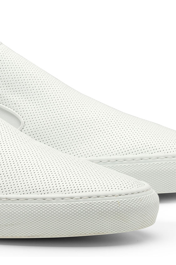 Слипоны белые из перфорированной кожи