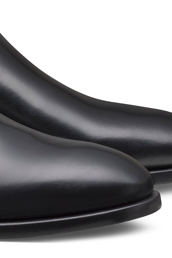 Черные ботинки челси из кожи