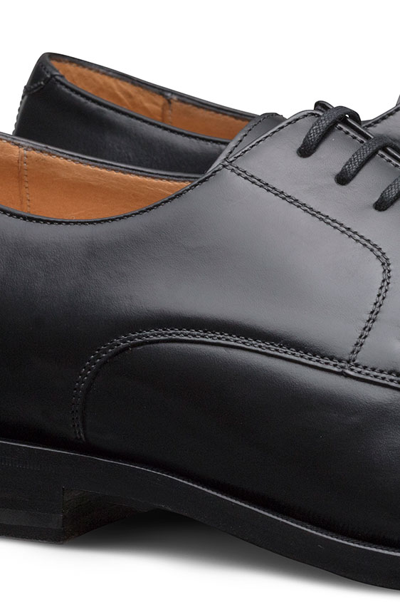 Черные дерби из кожи