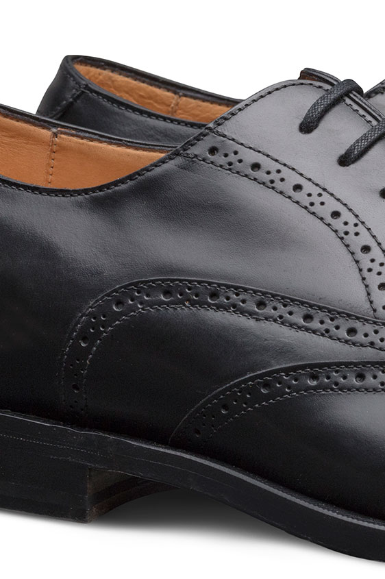 Черные оксфорды из кожи с брогированием