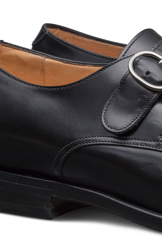 Черные монки из кожи