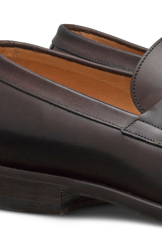 Коричневые лоферы из кожи