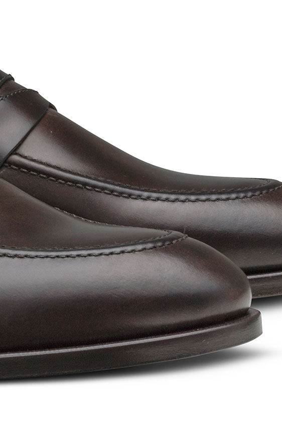 Коричневые лоферы из кожи