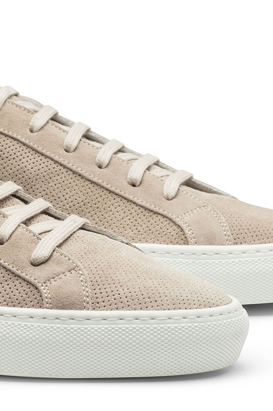 Бежевые кеды из перфорированной замши