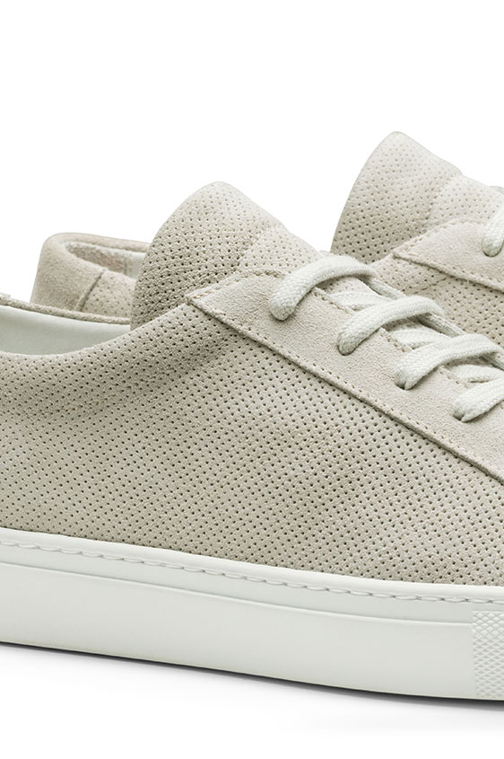 Светло-бежевые кеды из перфорированной замши