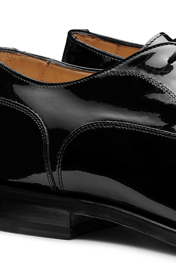 Черные лаковые оксфорды