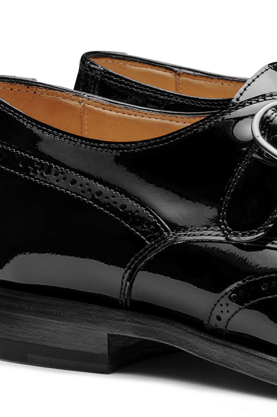 Черные лаковые монки с брогированием