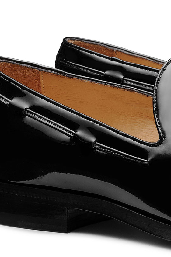 Черные лаковые лоферы