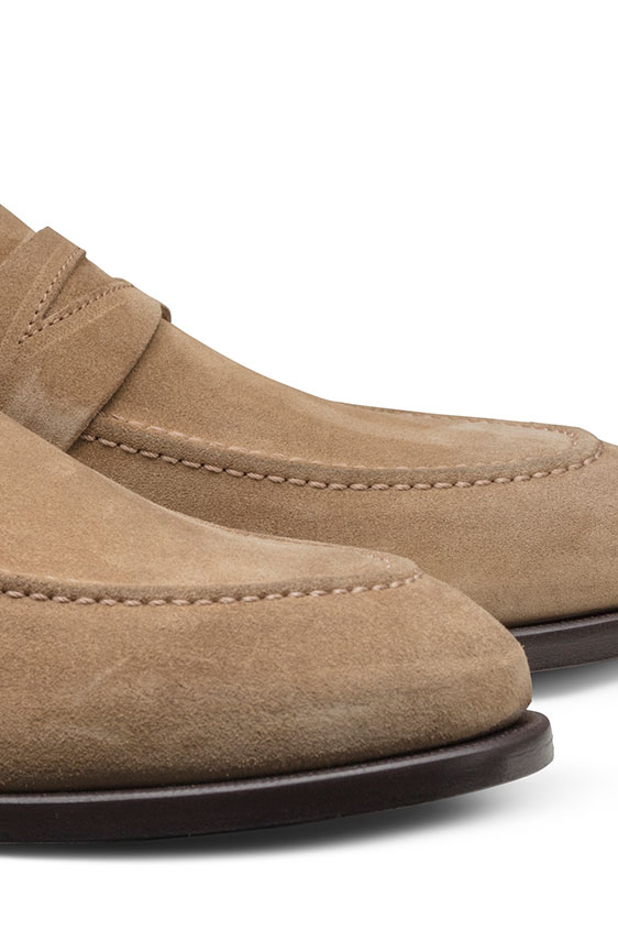 Бежевые пенни лоферы из замши