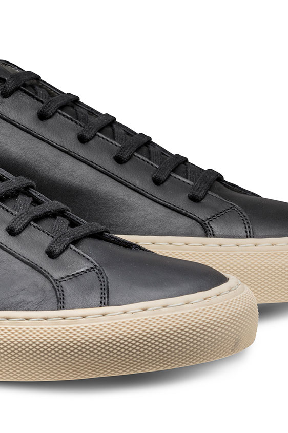 Черные кеды на шнуровке из кожи