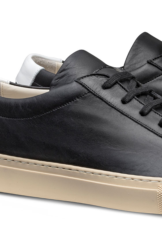 Черные кеды на шнуровке из кожи