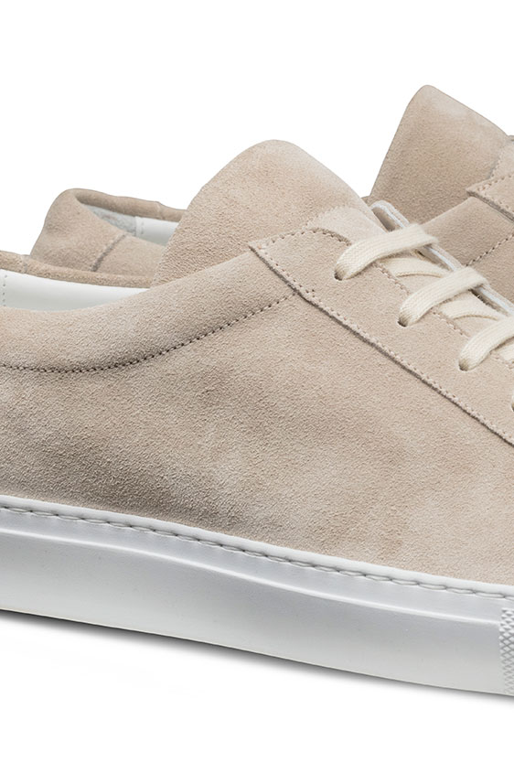 Бежевые кеды на шнуровке из замши