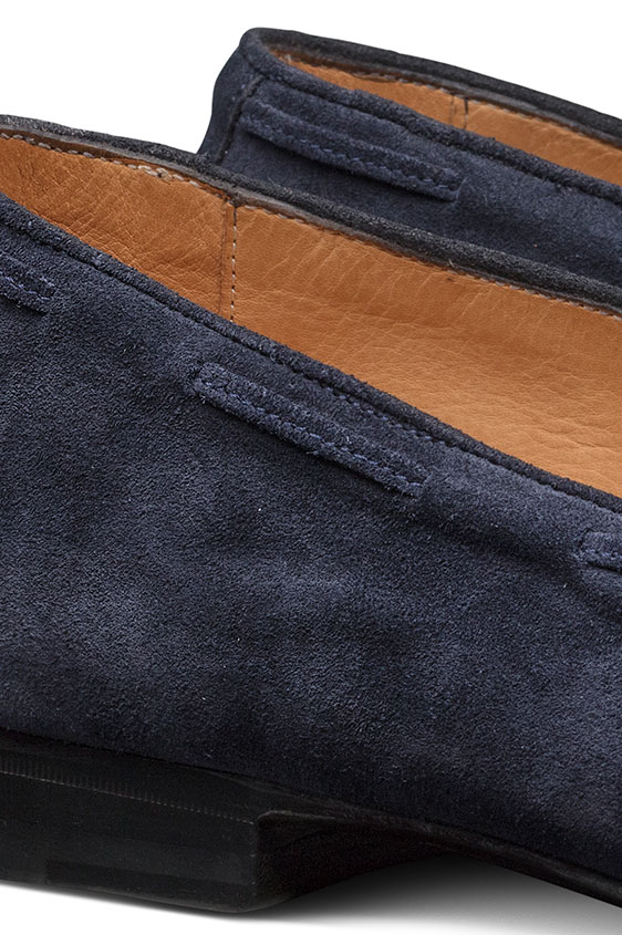 Темно-синие лоферы из замши