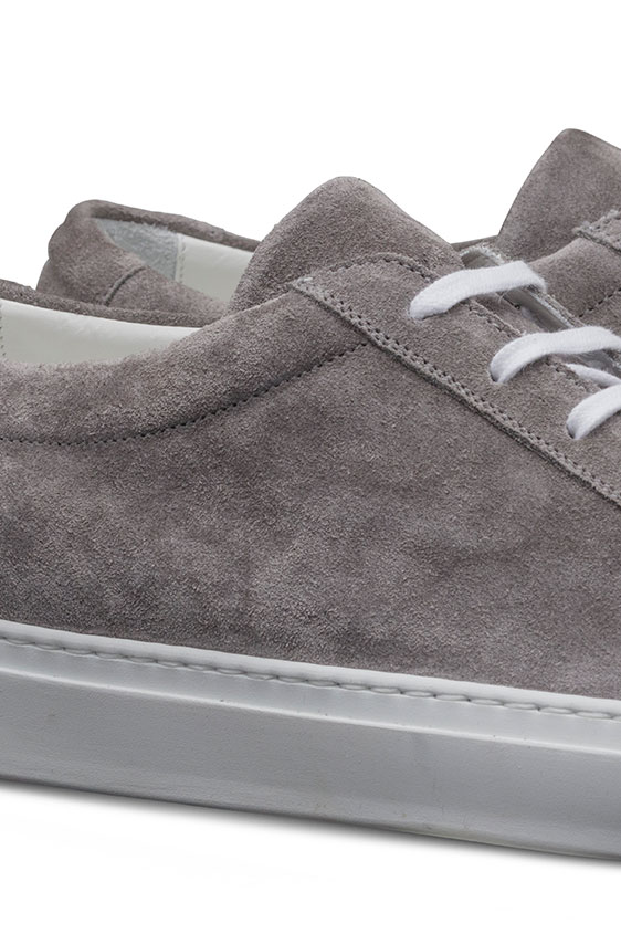 Кеды серые на шнуровке из замши