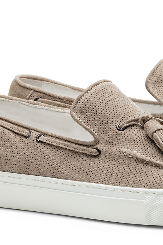 Кеды лоферы бежевые из перфорированной замши