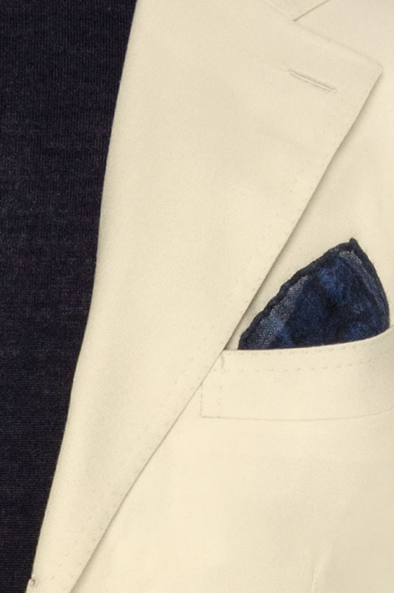 Костюм цвета слоновой кости структуры твил