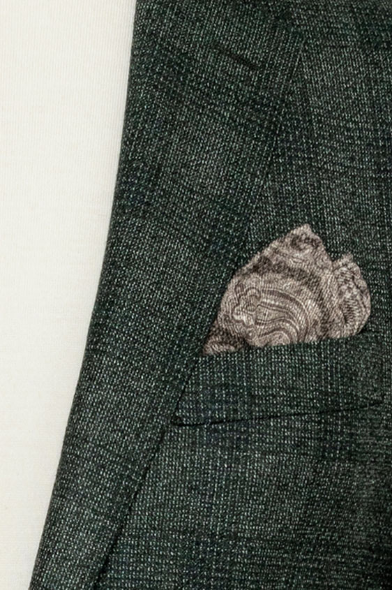  Зеленый костюм в клетку