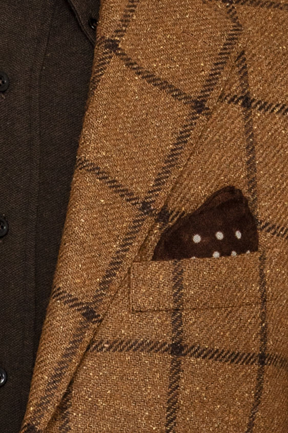 Коричневый пиджак в крупную темно-коричневую клетку