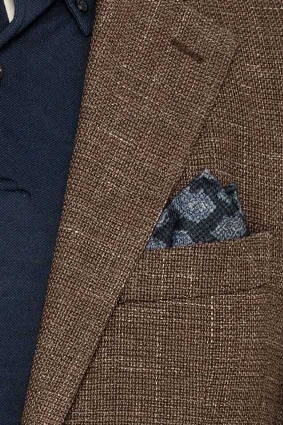 Серо-коричневый пиджак вязаной фактуры