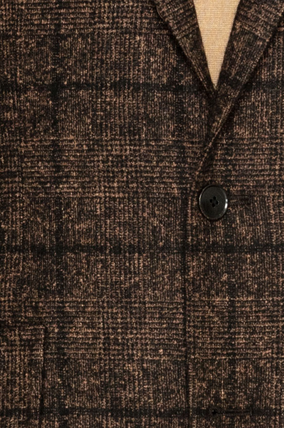 Темно-коричневый пиджак в крупную темную клетку