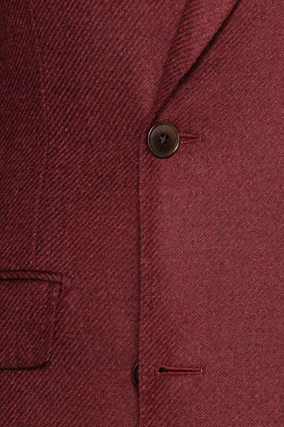 Ярко-малиновый двубортный пиджак
