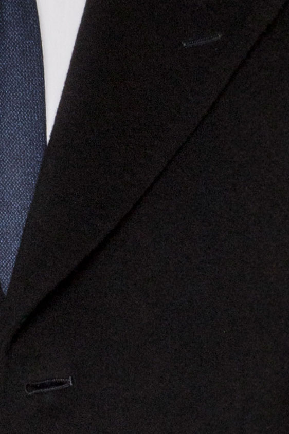 Черное кашемировое пальто