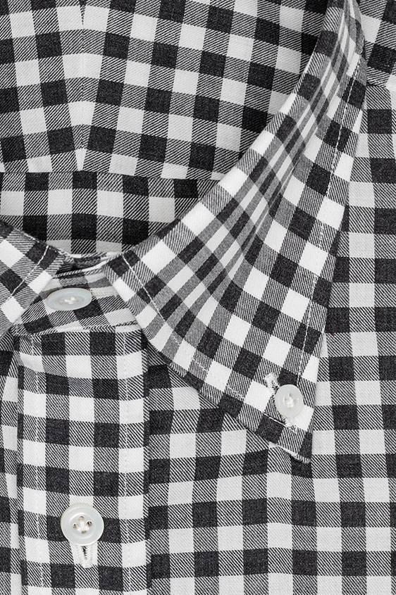 Белая сорочка в серую клетку