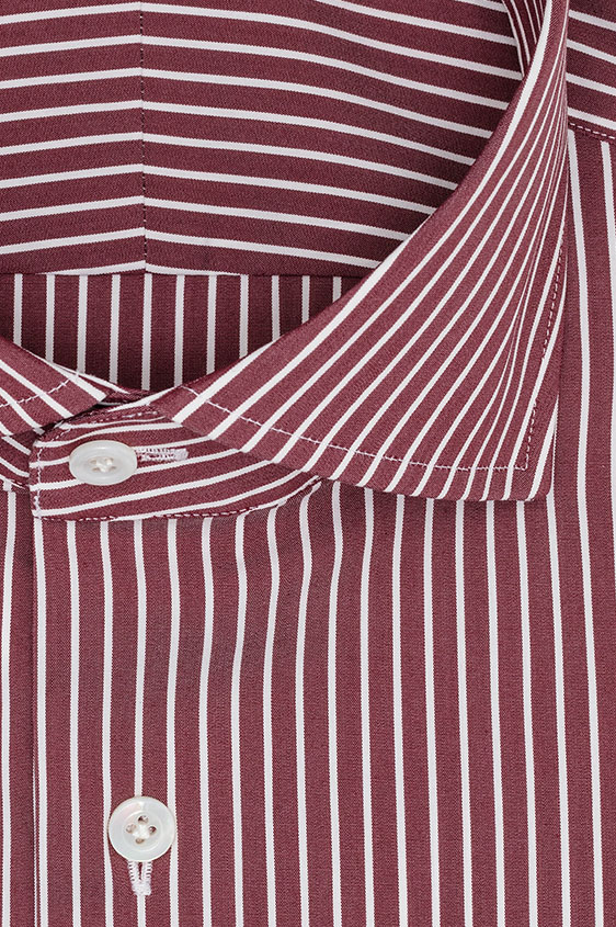 Светло-бордовая сорочка в белую полоску